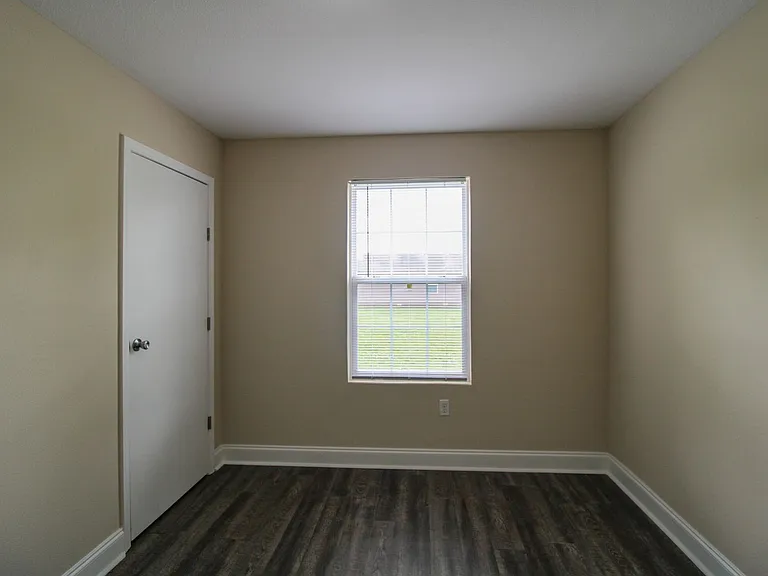 123 Meadows Ln — Photo 17