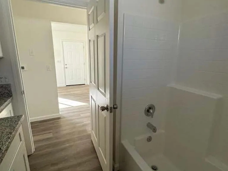 210 Clyde St #A-B — Photo 10
