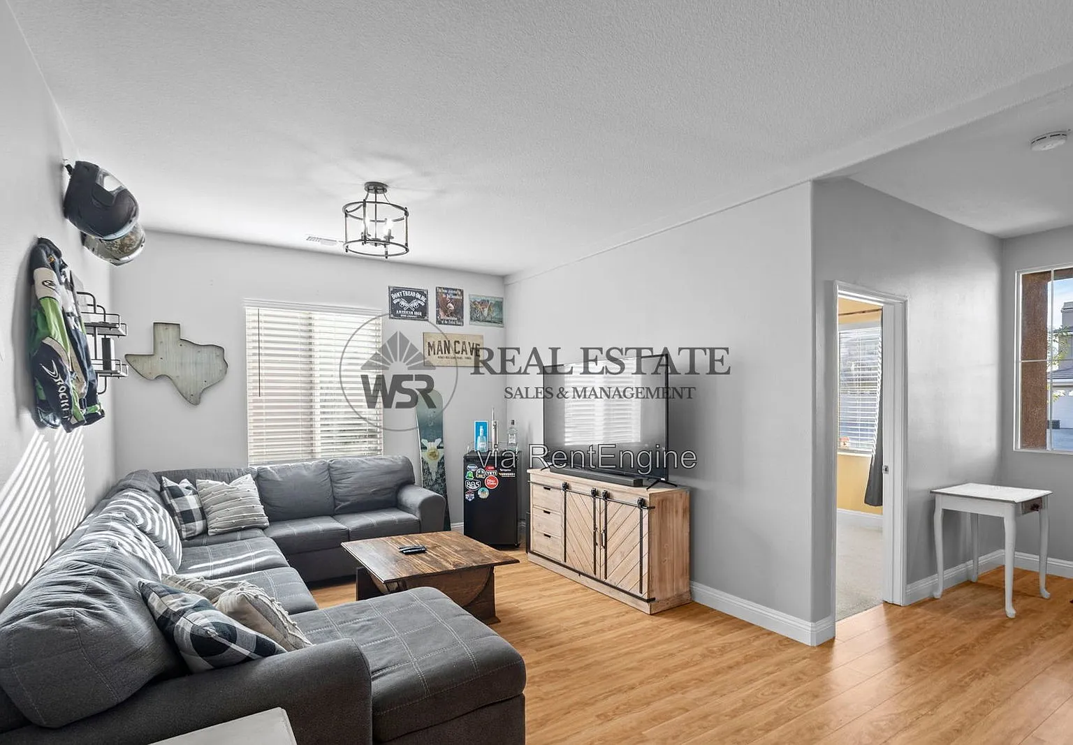 4 bed, 3.0 bath, 2615 sqft, $7,300 — Photo 4