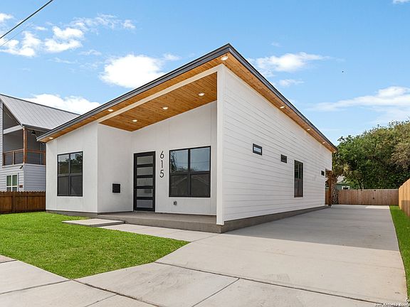 2nd image of 615 W BAYLOR
