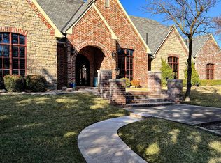 2 Santa Fe Ln, Enid, OK 73703