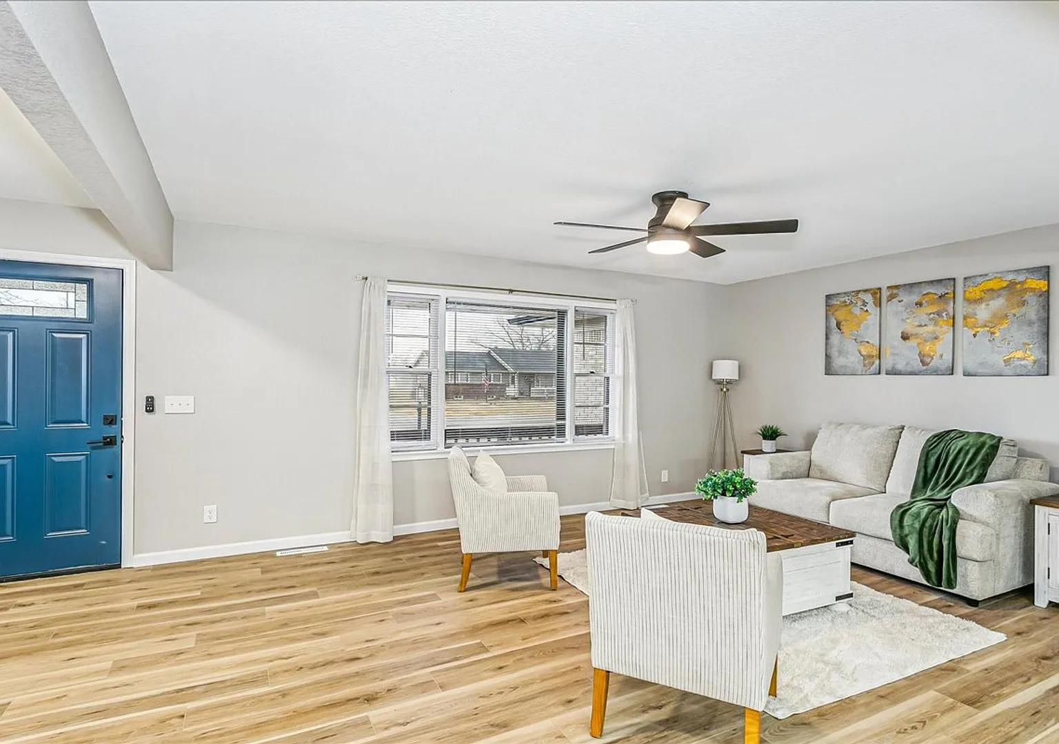 Beautifully Updated Home on nearly Acre! Available for Rent or Rent to Own! Move in Special 1/2 2... — Photo 3