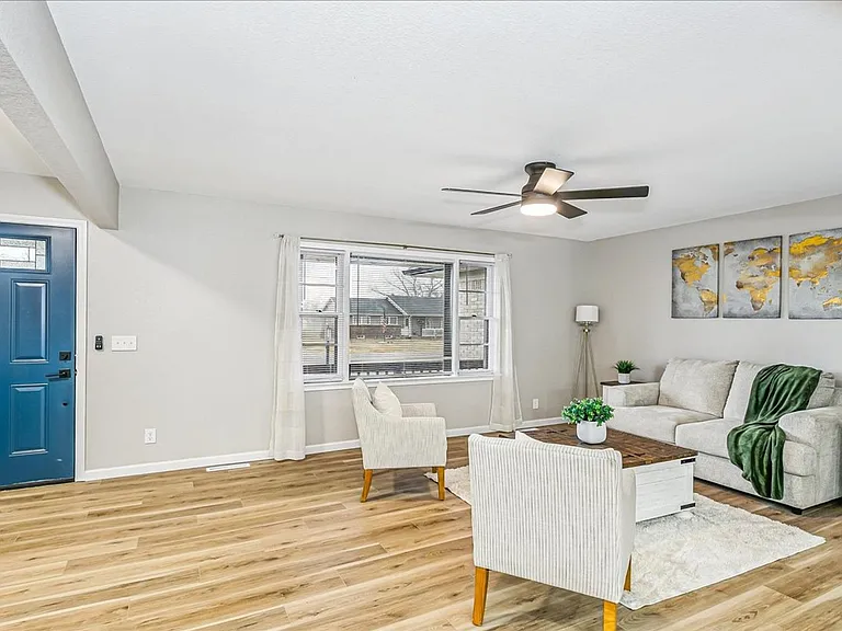 1470 S Hornecker Dr — Photo 3