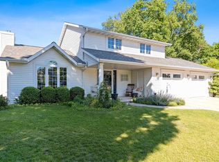 1118 N Mycena Cir, Green Bay, WI 54313