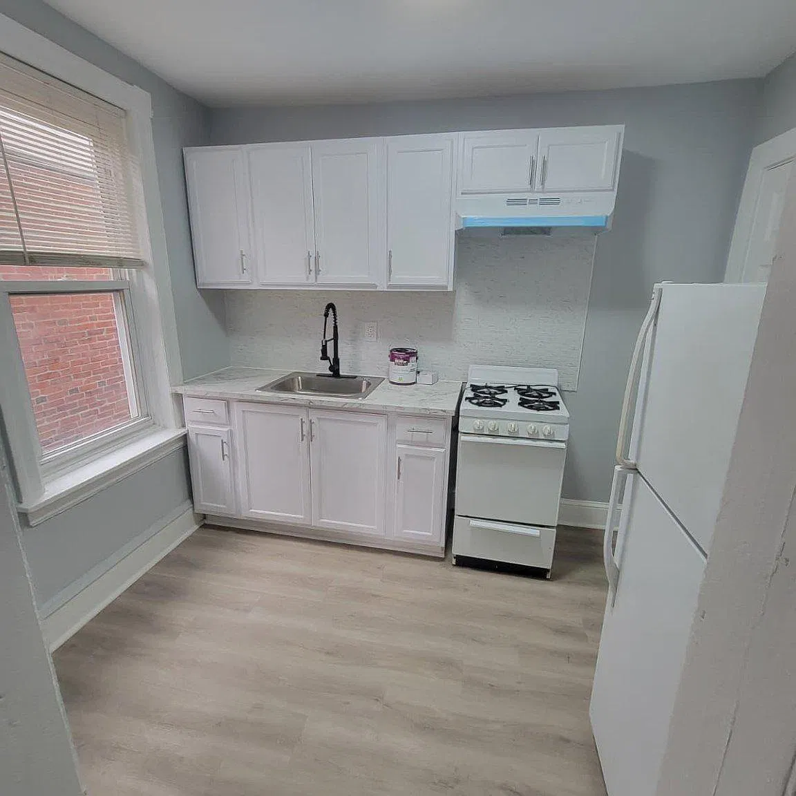 1 bed, 1.0 bath, 1504 sqft, $1,150 — Photo 2