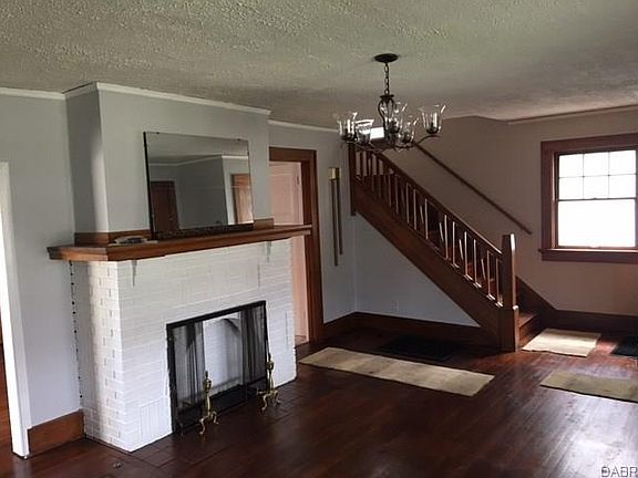 5th image of 68 E Beechwood Ave