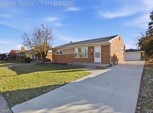 1586 Myrtle Ave, Madison Heights, MI 48071