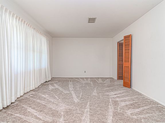 5th image of 3232 Cimmaron Ave