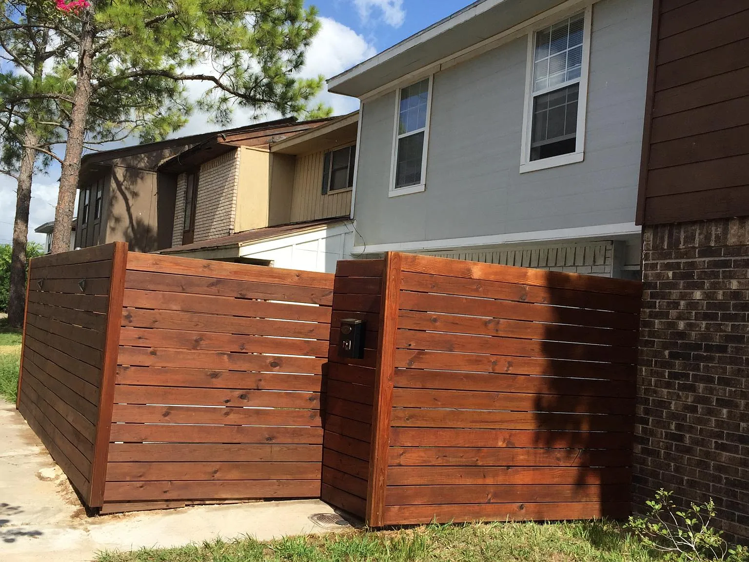 1905 N Ben Wilson St — Photo 1