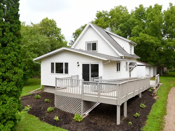 706 7th Ave NW, Waseca, MN 56093