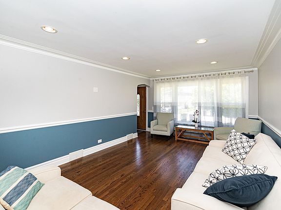 4th image of 2925 W 100th St