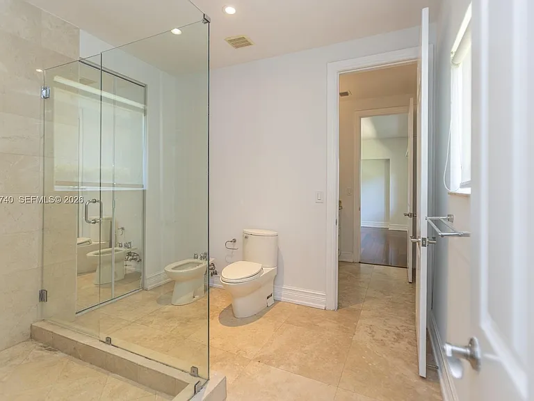 425 N Shore Dr — Photo 13