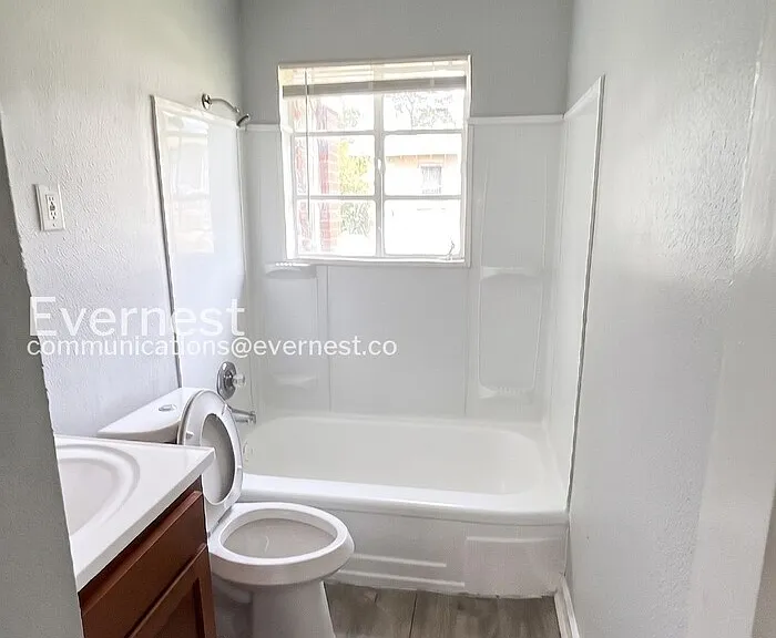 1000 4th Ave W #3 — Photo 6