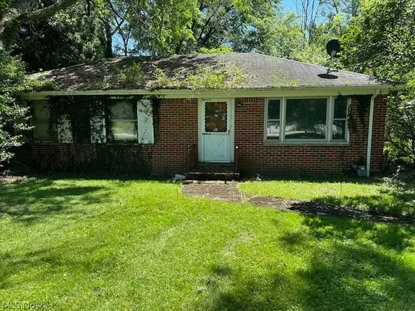 26365 Pettibone Rd, Bedford, OH 44146