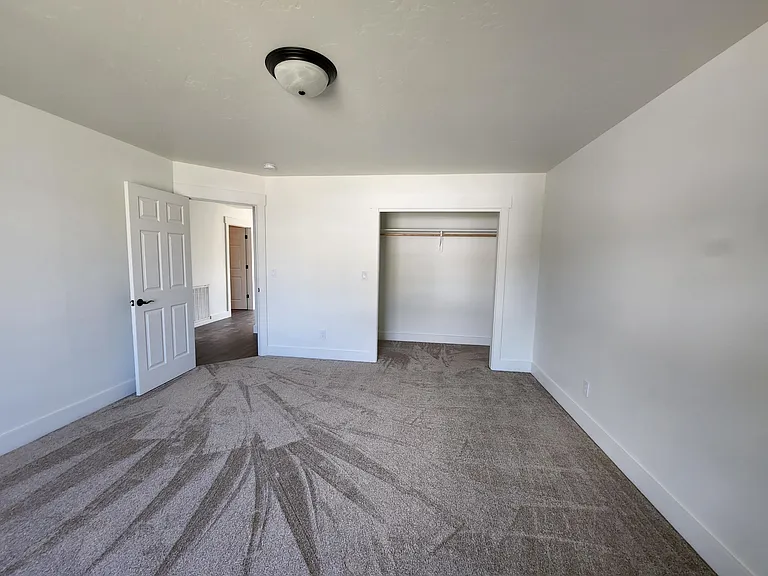 642 Corporate Dr — Photo 8