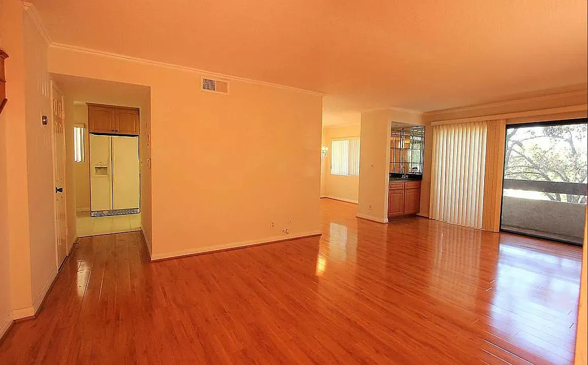 2 bed, 2.5 bath, 1416 sqft, $3,495 — Photo 3