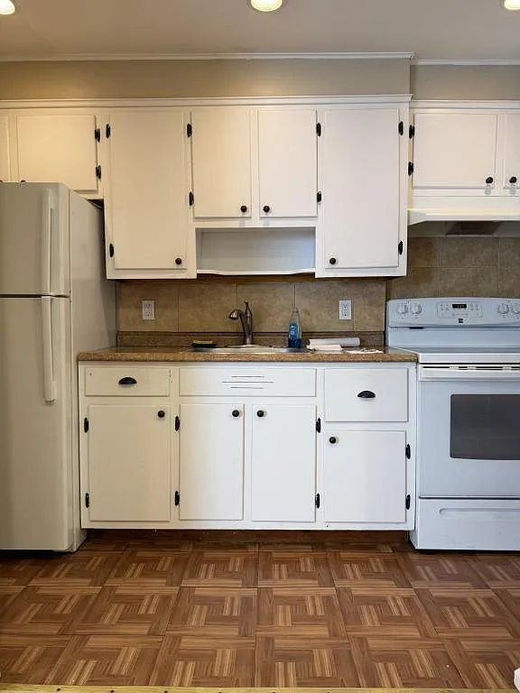38 Troy Ln — Photo 2