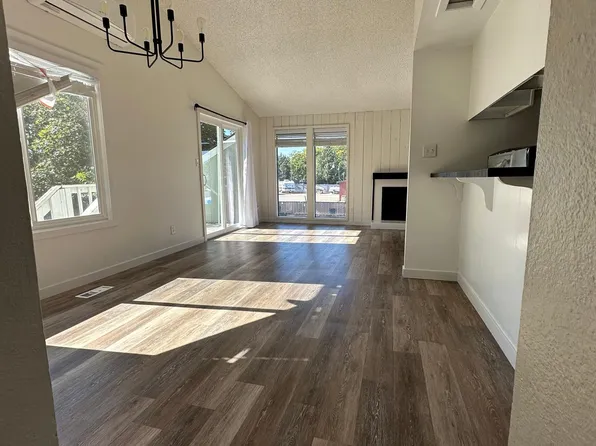 883 N Gossett Pl, Boise, ID 83704