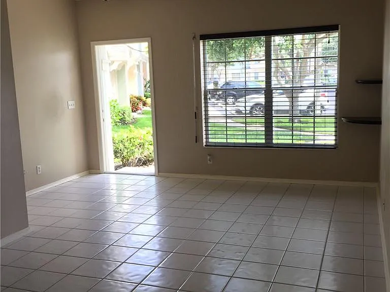 23 Whitehead Cir — Photo 2