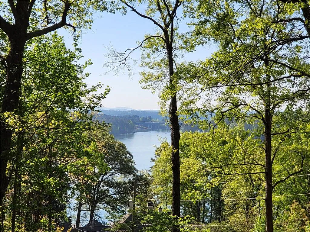 Building Photo - 66 Lake Top Dr SE