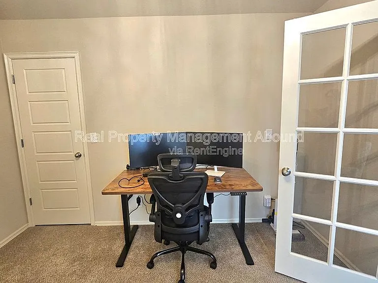 14727 S Urbana Ave — Photo 28