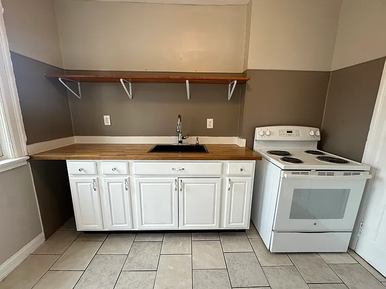 749 Blaine St #2 — Photo 5