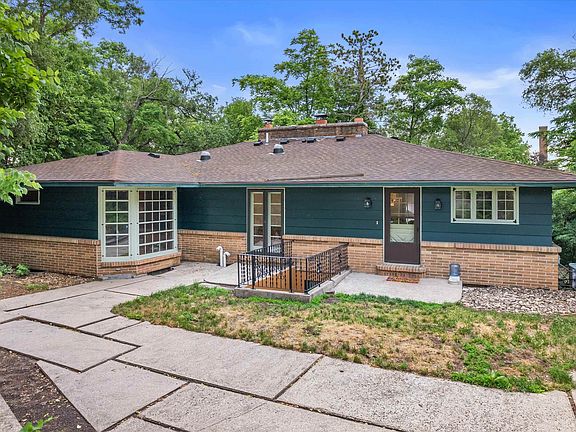 2nd image of 307 Prospect Ave