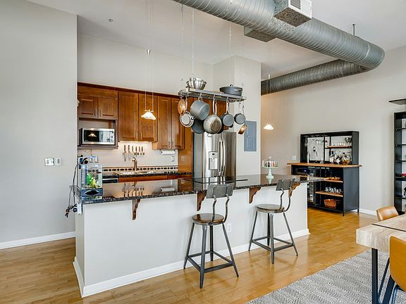 Large island for entertaining