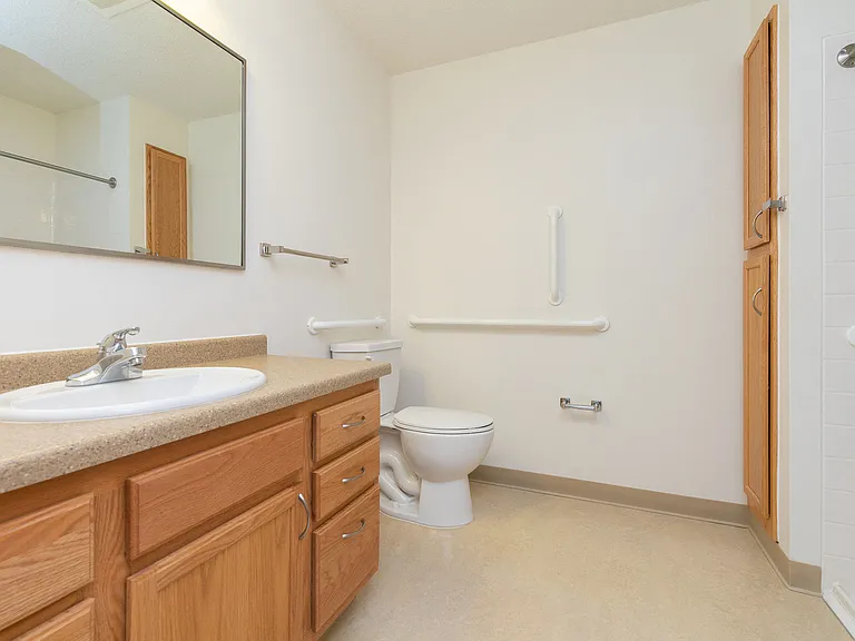 Fargo, ND Sunrise North | Bathroom