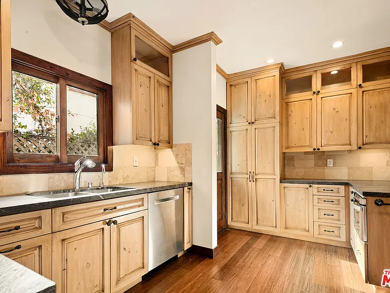 637 N Alta Vista Blvd — Photo 8