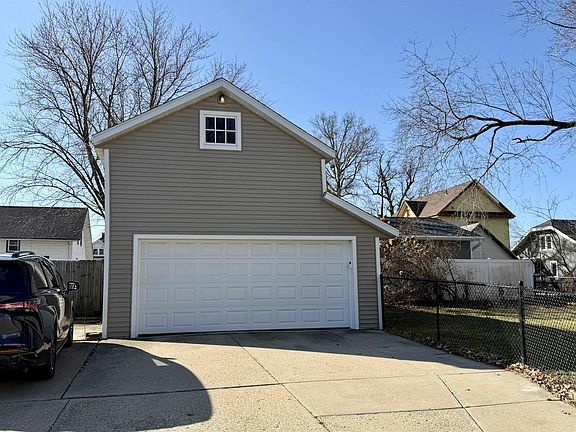 4th image of 2230 15th Street