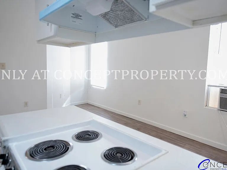 223 E 3rd Ave — Photo 67