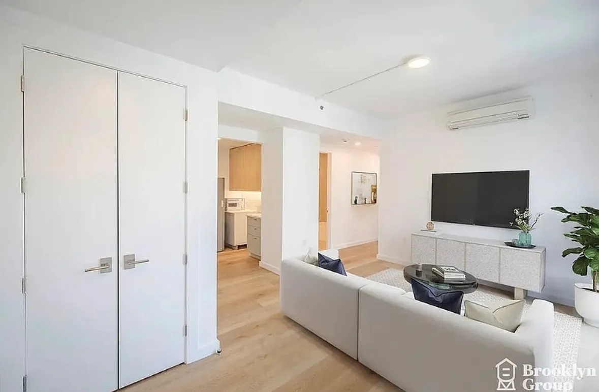 3 bed, $1,366 — Photo 4