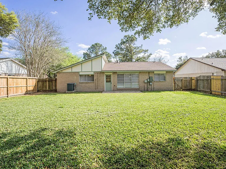 5904 Misty Meadow St — Photo 14