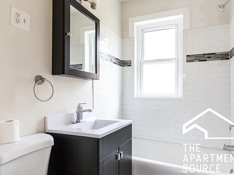 3345 N Marshfield Ave #406 — Photo 6