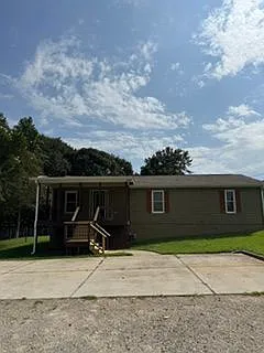 3 bed, 2.0 bath, 1400 sqft, $1,900 — Photo 1
