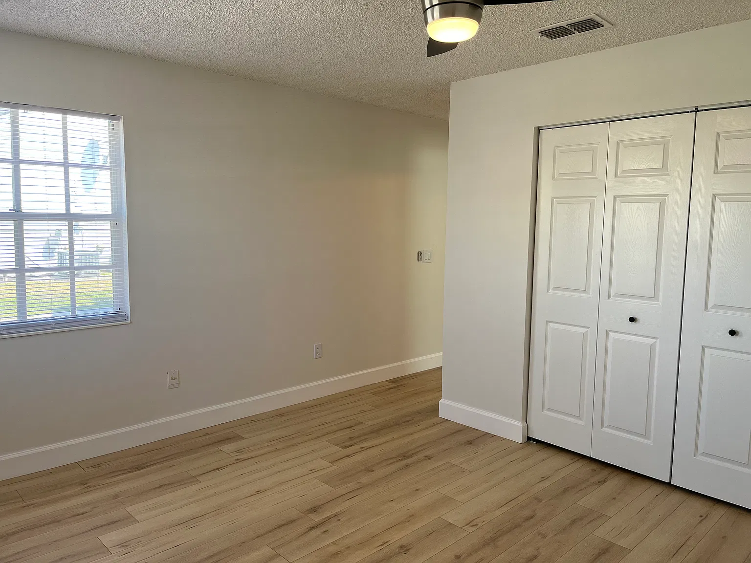 5 bed, 1500 sqft, $5,000 — Photo 3