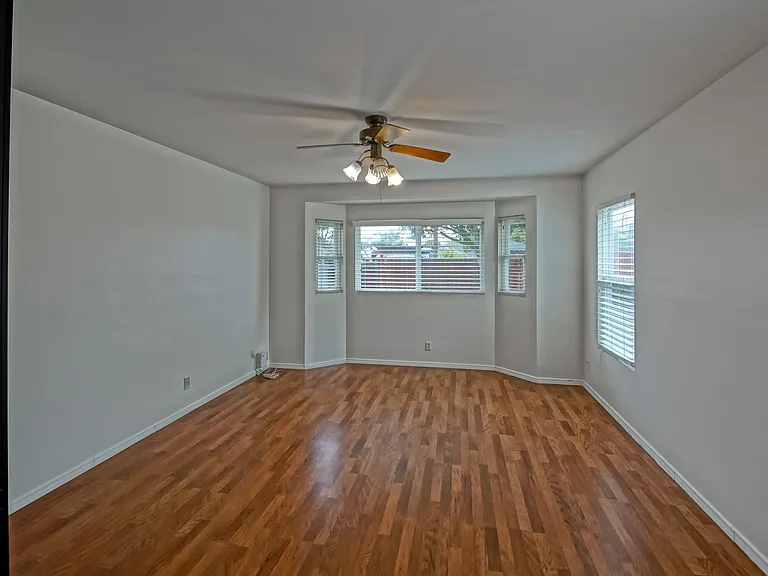 2911 Blaisdell Ave — Photo 32