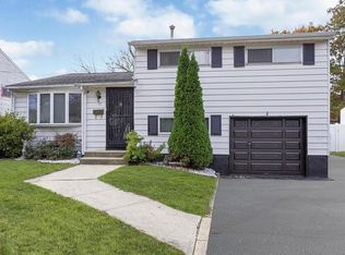 31 Frederick Pl, Parlin, NJ 08859