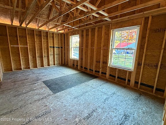 5th image of 300 Carol Rd