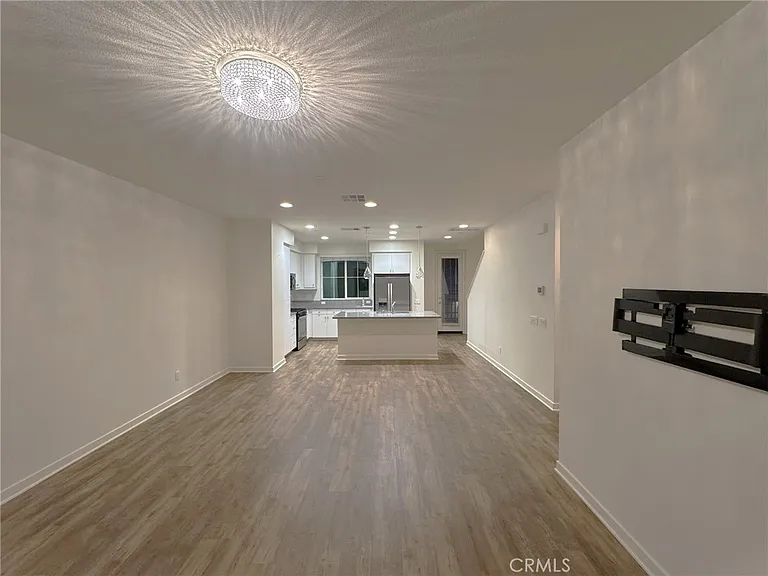 2710 Valor Ln — Photo 18