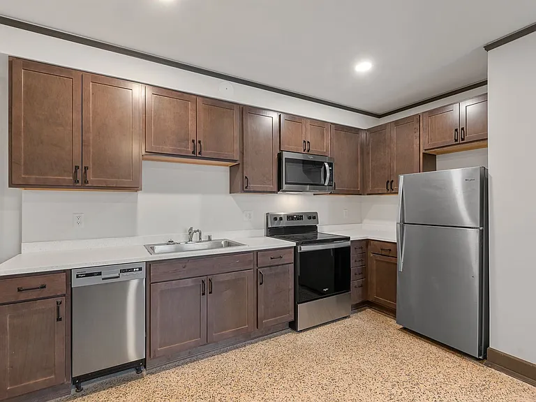 Concordia 27 Apartments - Free 1G Internet & Parking — Photo 31