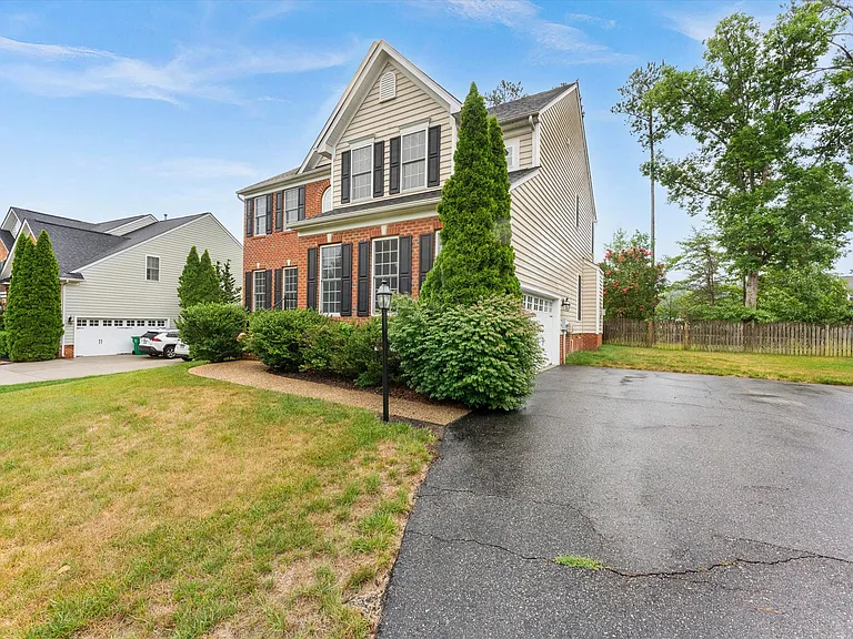 5817 Ketterley Row — Photo 42