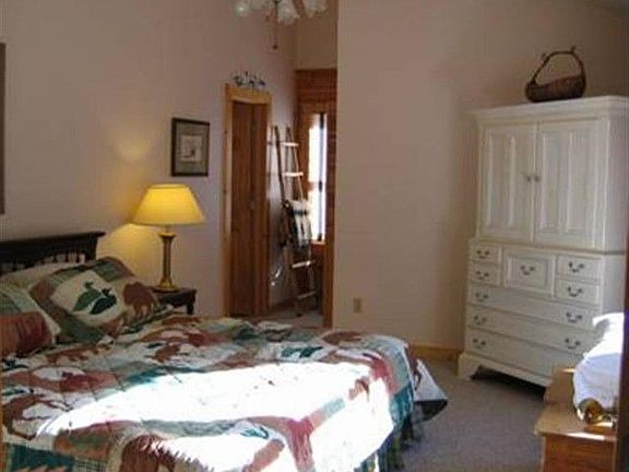 4th image of 36 Kylie Ln
