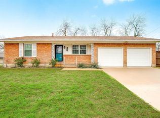 107 Woodard Ave, Cleburne, TX 76033