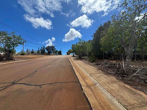 2nd image of Kaana St #499