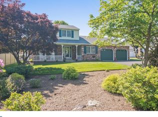 985 Independence Rd, Warminster, PA 18974