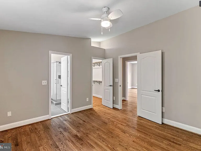 3906 Valley Ridge Dr — Photo 33