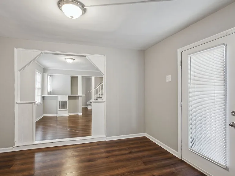 1932 Beech Street — Photo 10