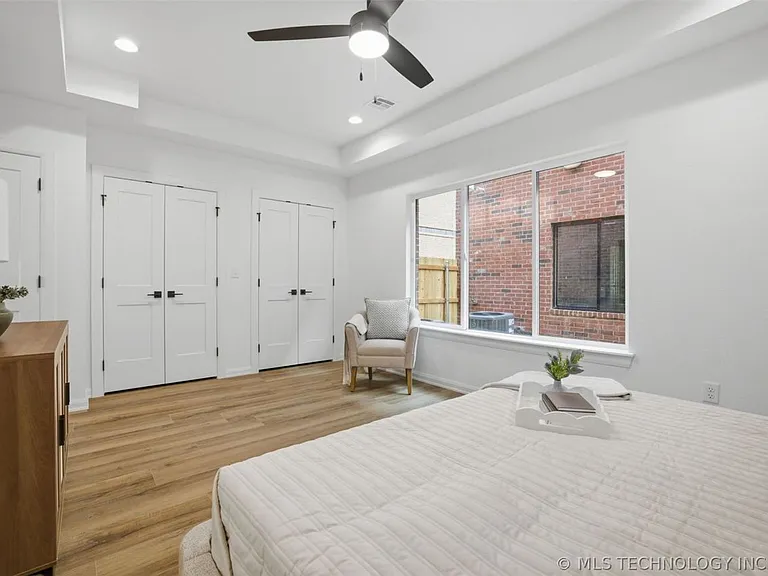 504 E B St — Photo 20